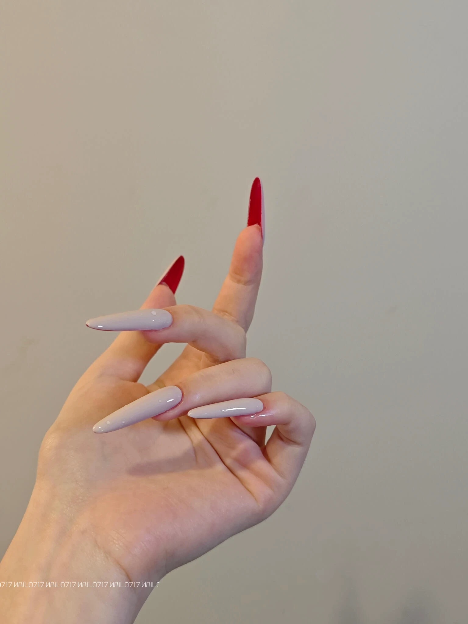 手工杏仁甲CL裸色红底穿戴甲秋冬美甲长款欧美高级感显白美甲贴片