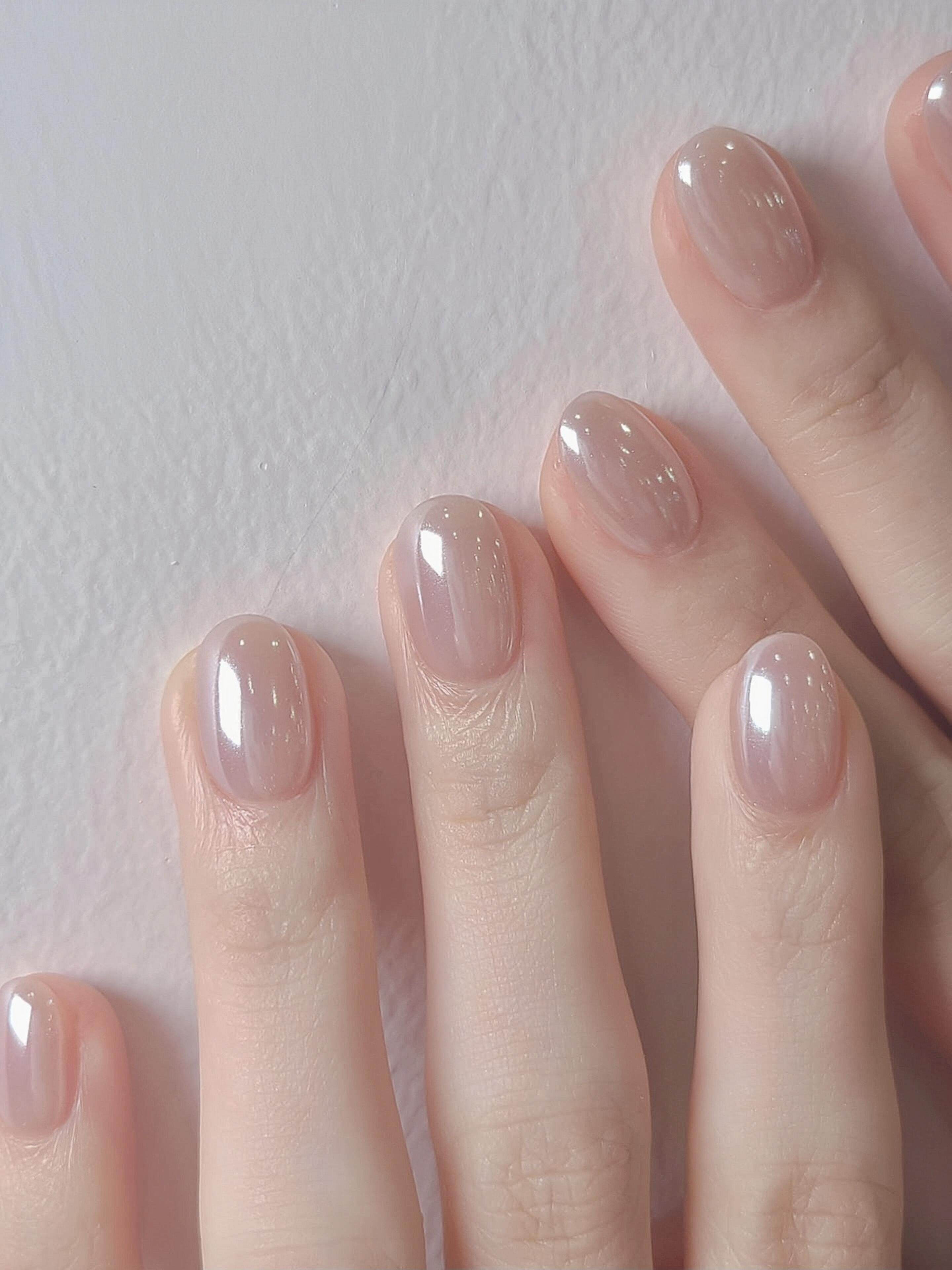 手工海莉美甲裸色穿戴甲短款2026新款高级感新娘拍婚纱照夏日显白