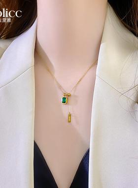 祖母绿方糖钛钢项链女款2024新款轻奢高级感吊坠锁骨链秋冬毛衣链