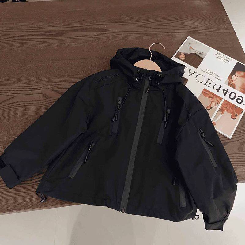 男女童春秋季冲锋衣外套2026新款儿童宝宝洋气韩版连帽防风上衣潮