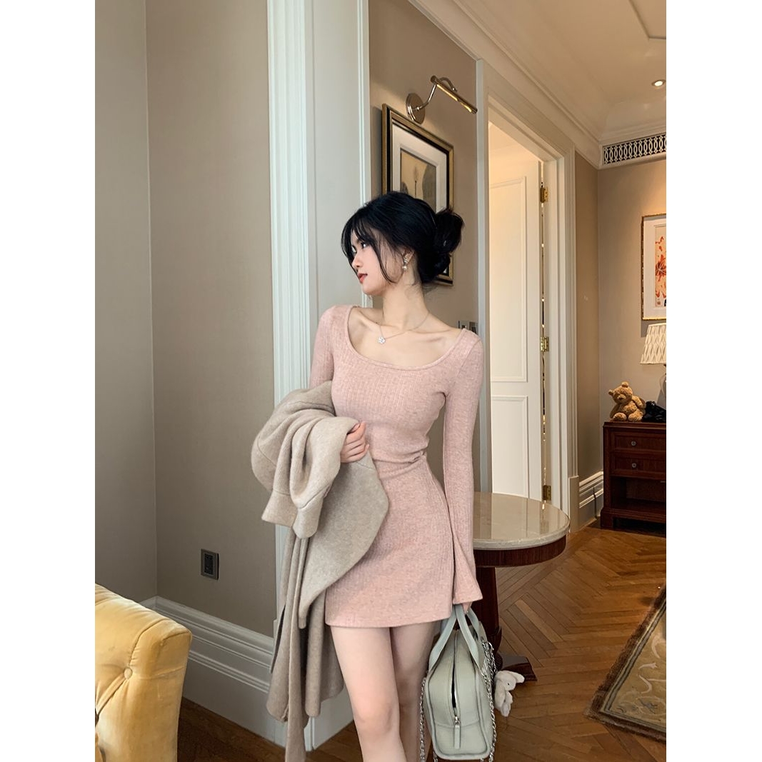 famouswang2025年春秋季新款打底内搭方领喇叭袖针织连衣裙短裙女