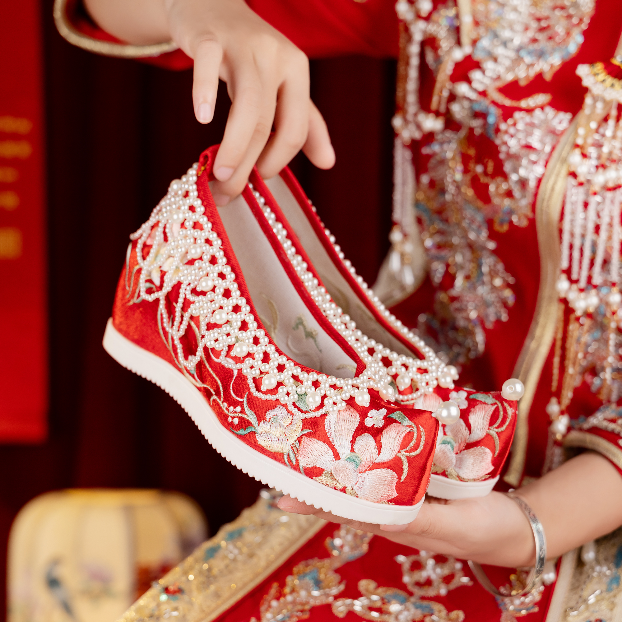 红色婚鞋中式汉服新娘鞋绝美流苏