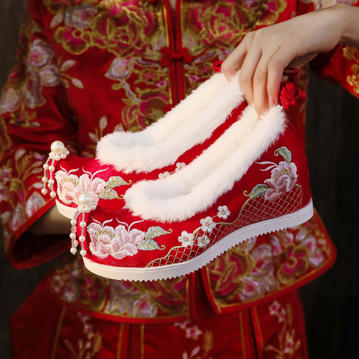 秀禾婚鞋女冬季加绒增高汉服鞋