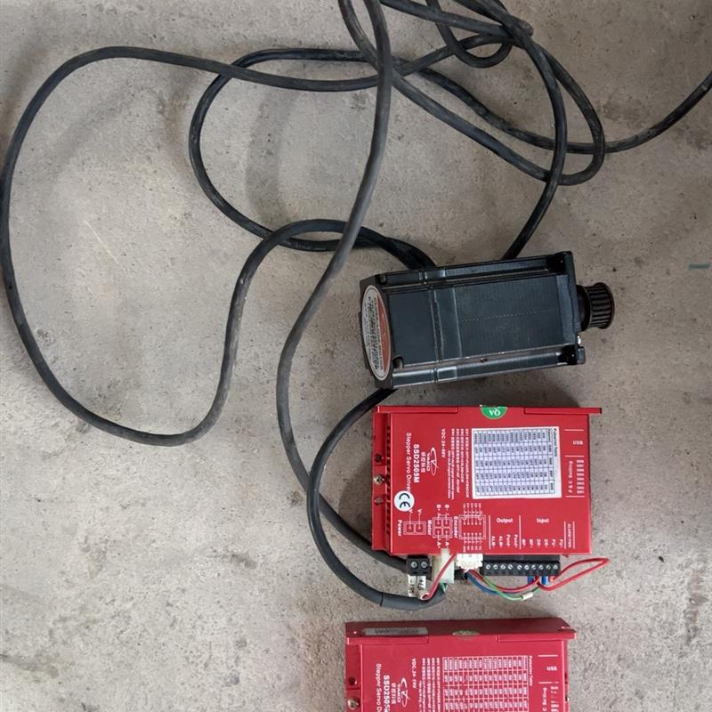 #施耐德PLC TM241CEC24R,实拍图,功能正常,二(请询价)