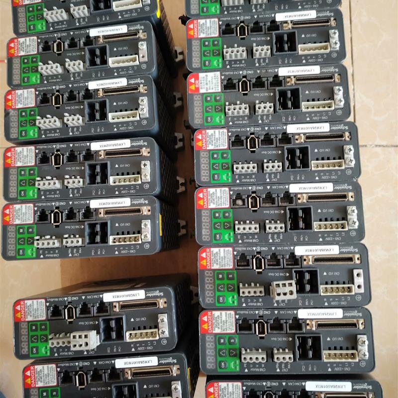 施耐德驱动器LXM28AU01M3X 100W10台(请询价)