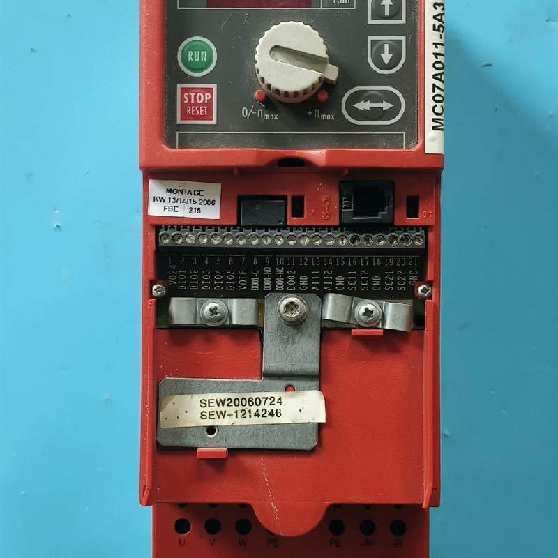 MC07A011-5A3-4-00 SEW变频器 拆机实(请询价)