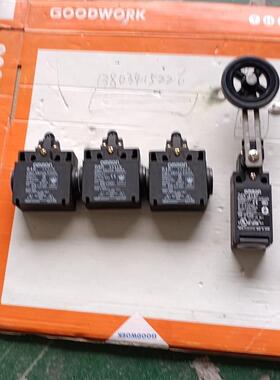 库存欧姆龙安全行程开关,D4D-5532N,数量3个,D(请询价)