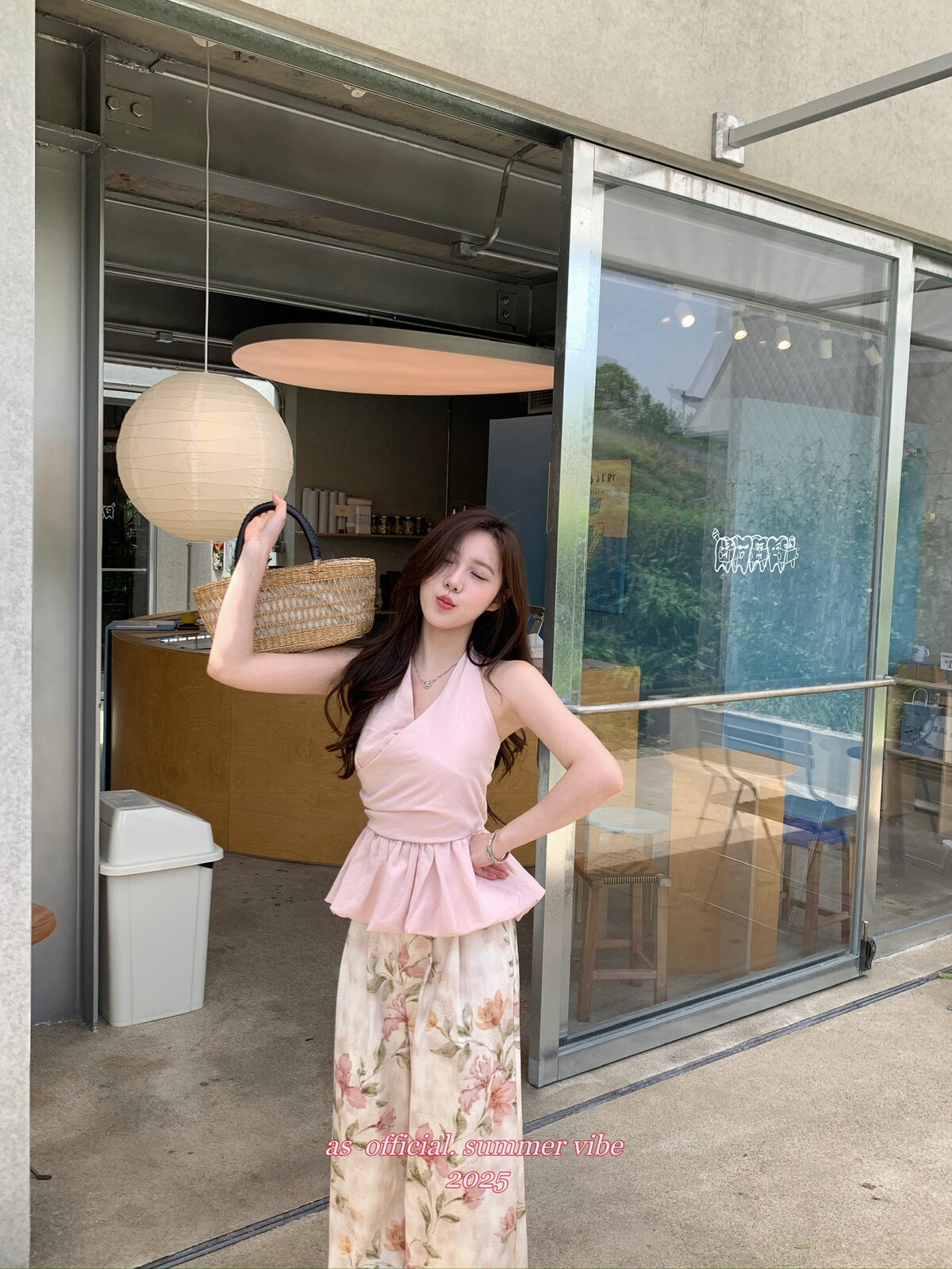 辣妹性感交叉V领挂脖露肩无袖背心女夏2025纯欲风荷叶边裙摆上衣