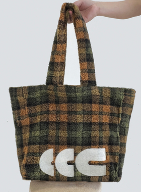 CAC秋冬新款购物袋可爱羊羔绒暖暖绣花大容量包包宠物包