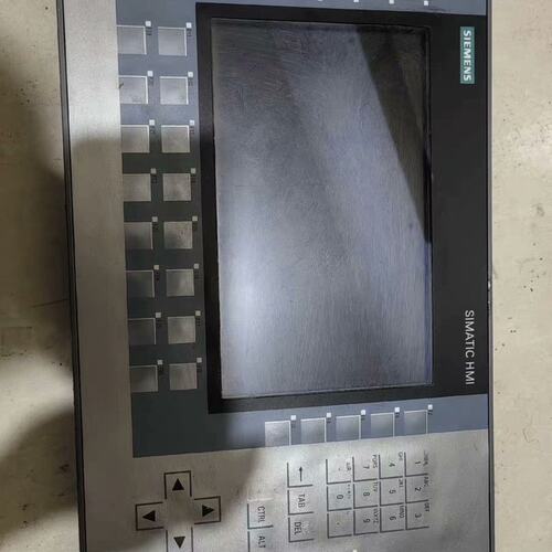 议价124-1JC01 触摸屏成色如图，功能完好，需要的可维修