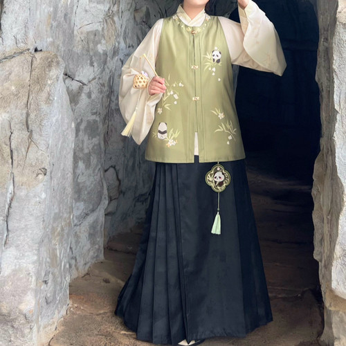 梨花絮原创福团团明制圆领短比甲交领琵琶袖马面裙白菜汉服日常款