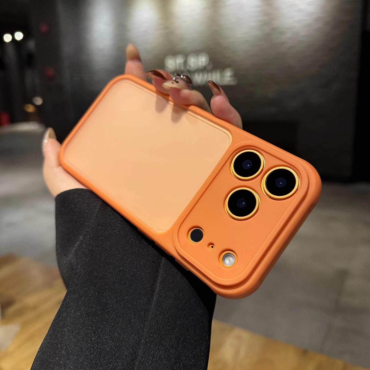 纯色多巴胺色系橙色适用于苹果16promax新款手机壳三摄镜头保护套简约17promax全包防摔iPhone15/14精孔镜头