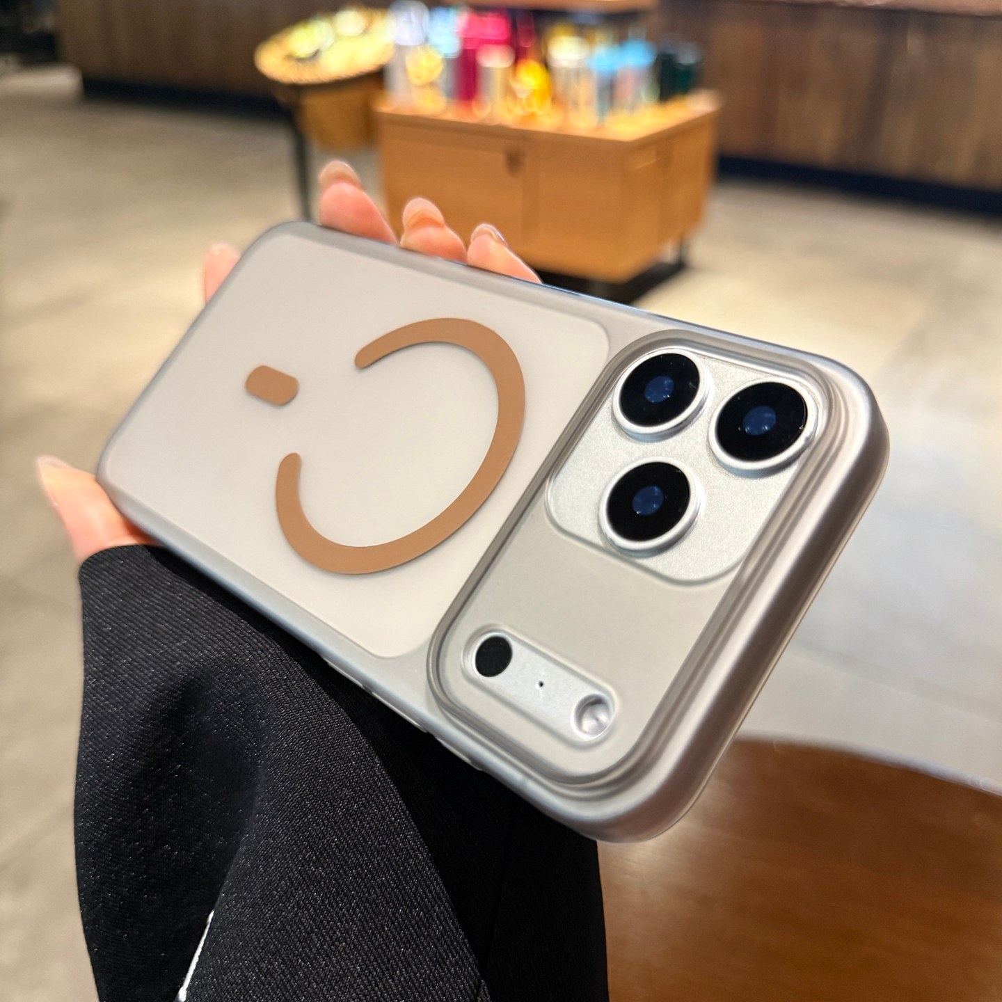 磨砂透明棕色适用iPhone17手机壳