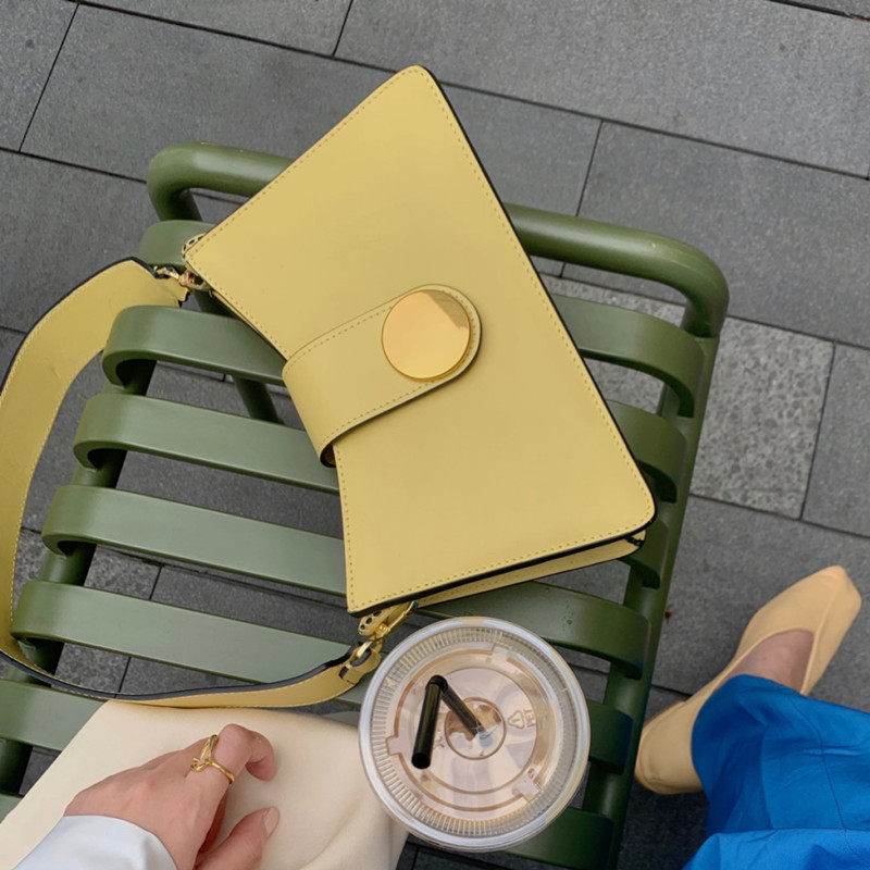 法国小众包包复古腋下包法棍包单肩斜挎包女2020新款宽肩带女包包