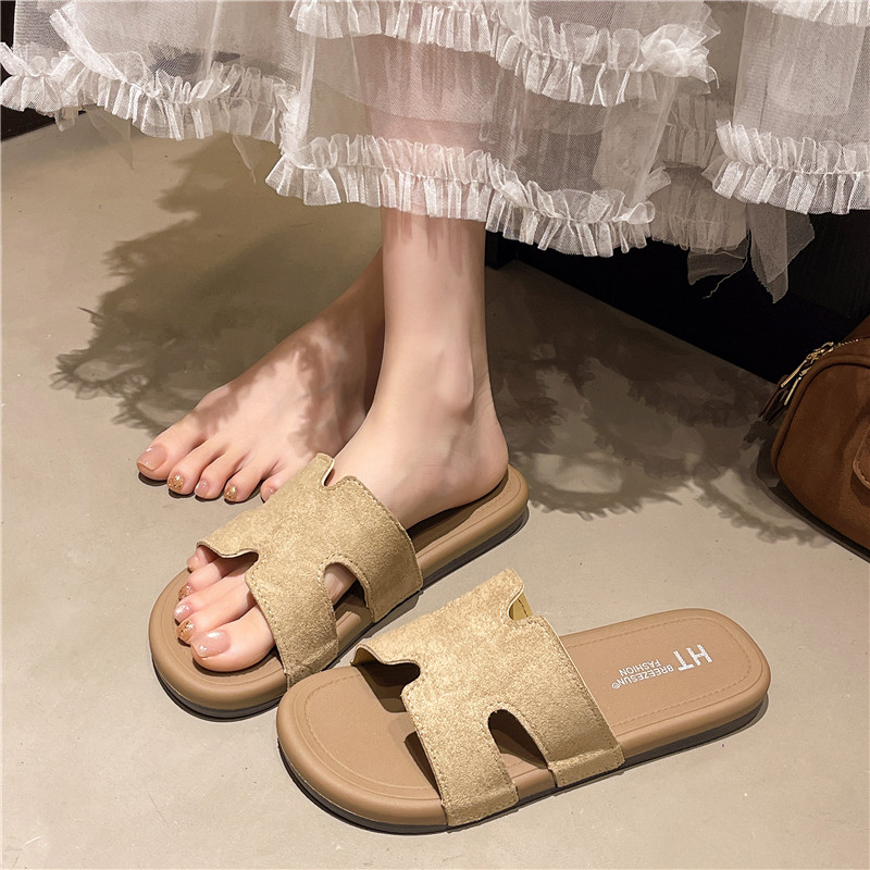 网红拖鞋女外穿2025夏季新款法式仙女风配裙子平底凉拖沙滩一字拖