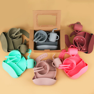 婴儿热销儿童硅胶餐具6件套食品级大吸盘防打翻围兜吸管水杯套装