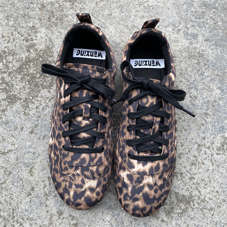 豹纹圆头系带平底休闲女单鞋