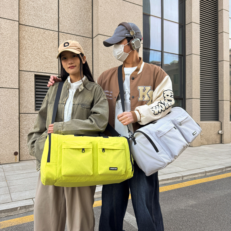 运动健身斜挎包大容量短途旅行包