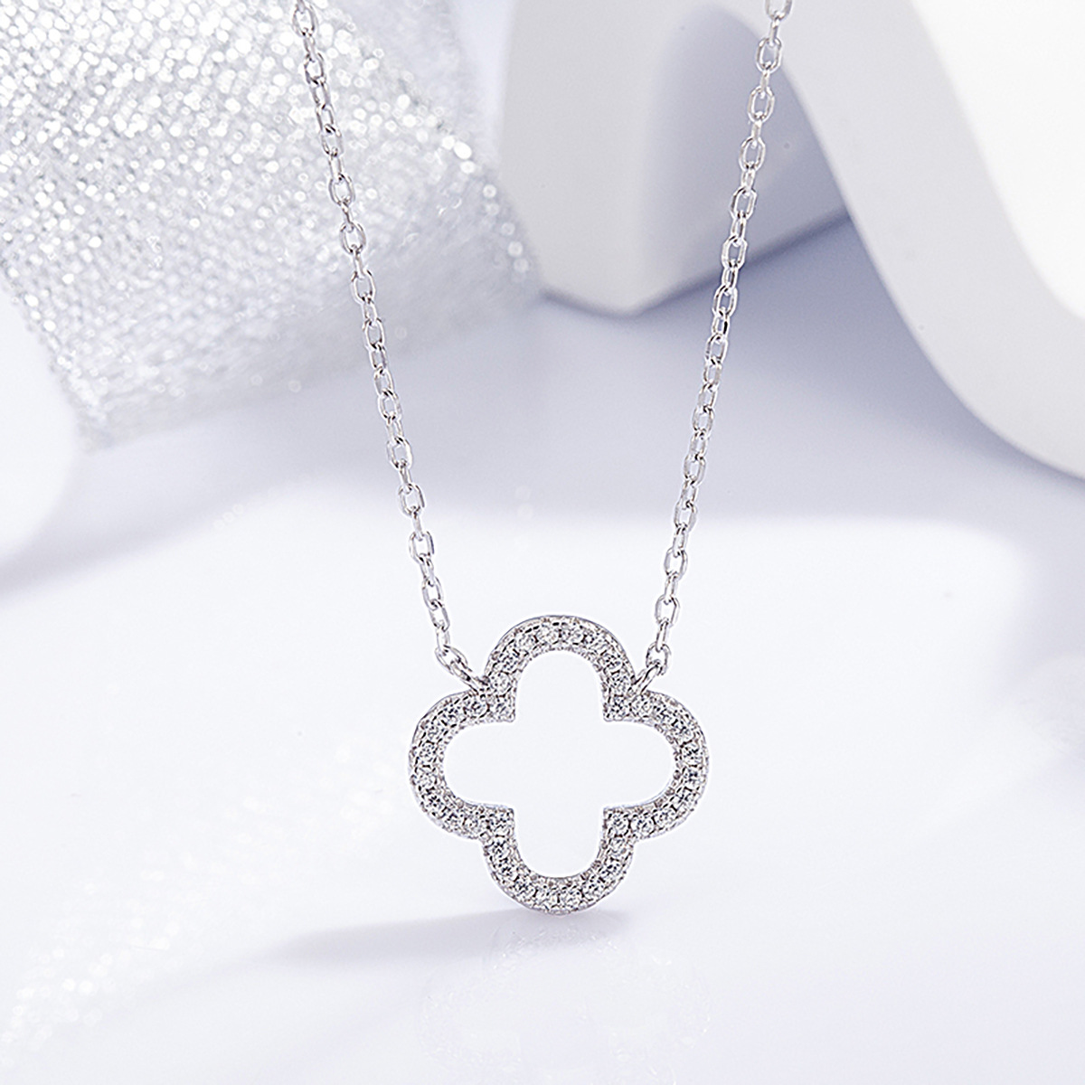 日本品质S925纯银镂空四叶草项链女轻奢满钻花卉吊坠锁骨链