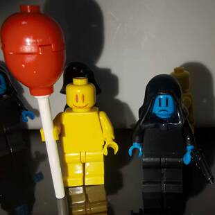 后室暗房玩具积木派对客扫兴客backrooms大黄兼容乐高手办模型