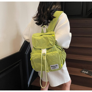 2025新款轻便女生出游旅行背包大容量旅游学生出行上课通勤双肩包