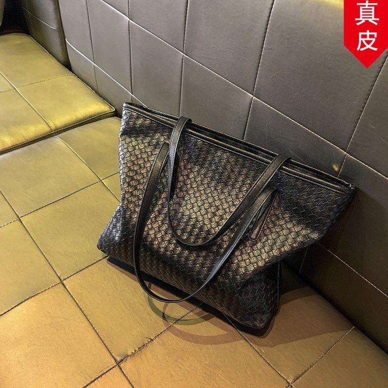 公文包真皮平价设计女小感简约简约包大容量众手提爆款大气大学生