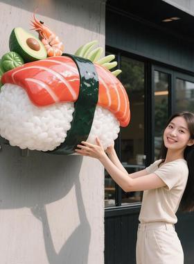户外仿真寿司落地雕塑店面餐厅商场创意装饰卡通人物玻璃钢大摆件