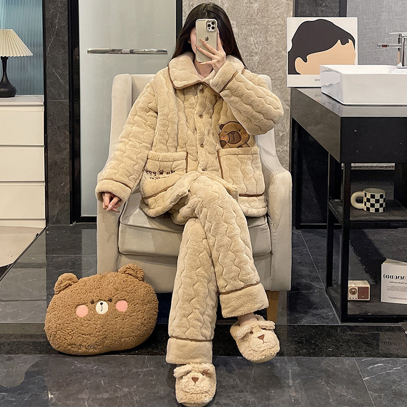 潮牌珊瑚绒夹棉睡衣女秋冬新款三层加厚大码卡皮巴拉春家居服套装