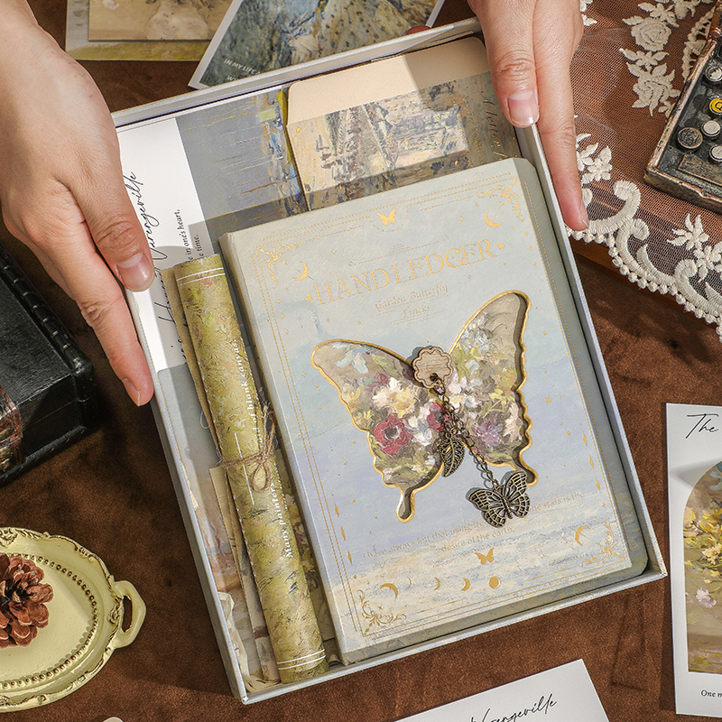 复古蝴蝶手账本礼盒装新款高级笔记本本子小学生日记本女孩文艺手帐本高颜值送女生实用小众生日礼物新年礼品