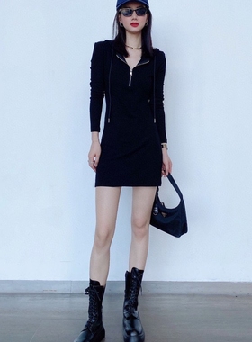 辣妹黑色大码连衣裙女春秋季2025新款包臀裙打底纯色连帽短裙子潮