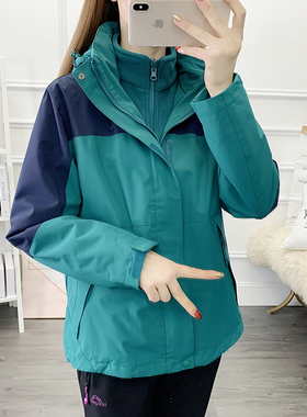 冬季户外冲锋衣女三合一可拆卸加绒加厚软壳衣防寒登山服外套情侣