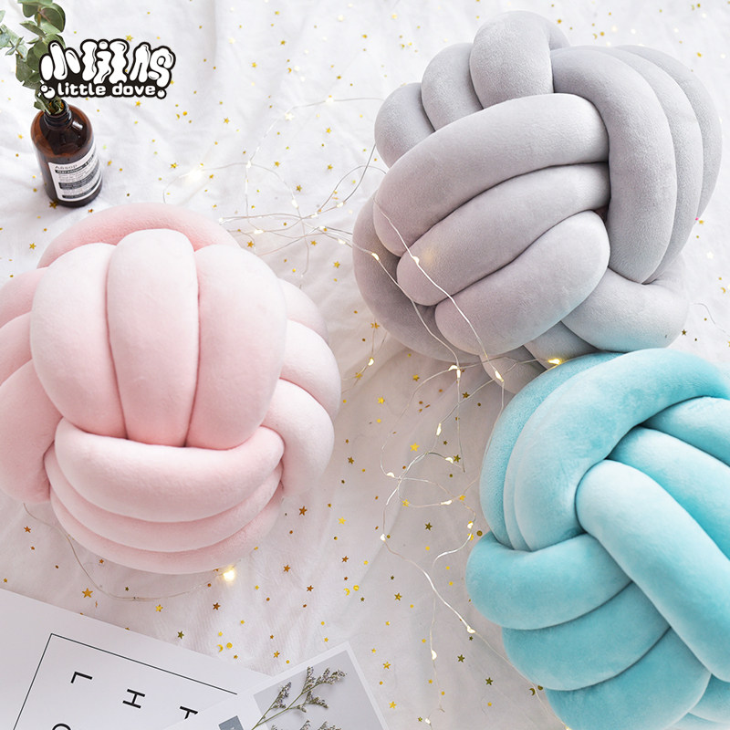 小斑鸠 北欧风打结抱枕圆形创意可爱沙发手枕ins简约装饰靠枕配饰