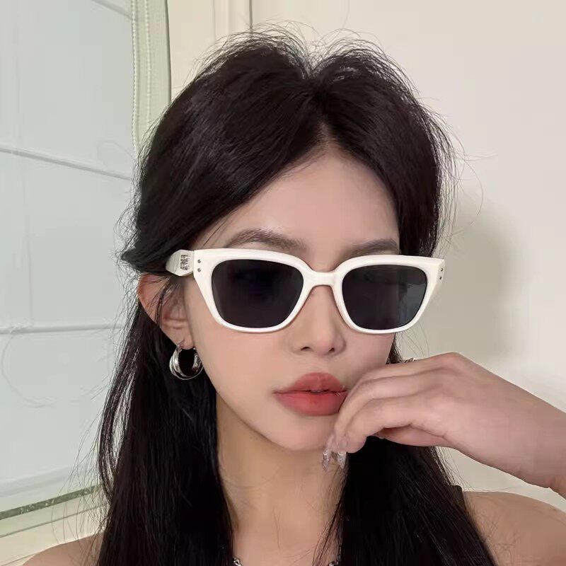 猫眼墨镜女款感显脸小2025新款方圆脸黑色复古欧美风太阳眼镜