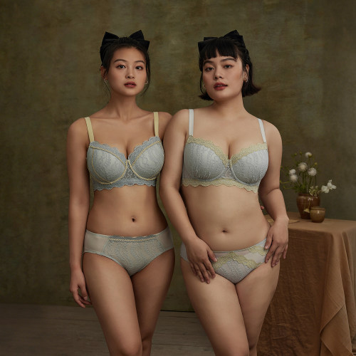 EMMAROSE蕾丝大码文胸聚拢上托