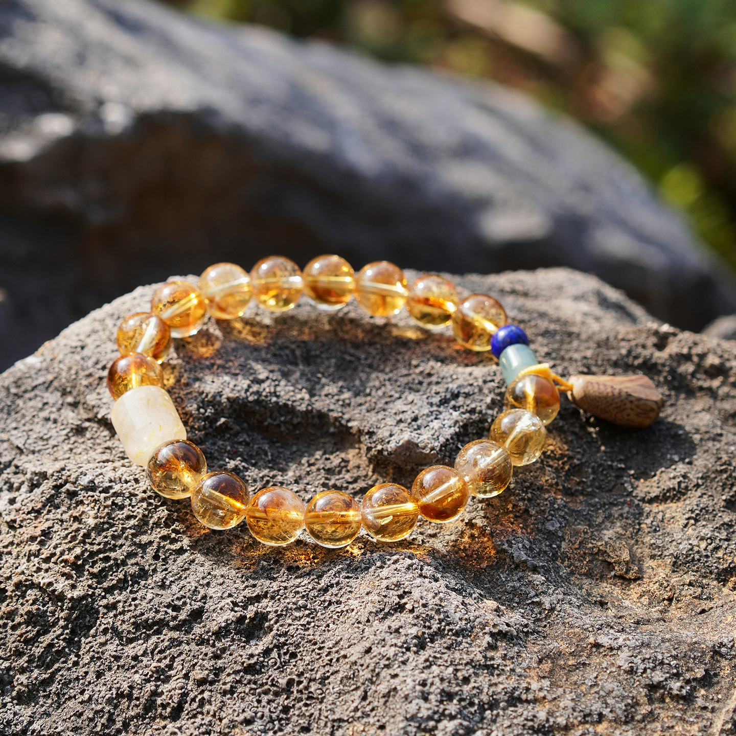 有灵新款上市鸿运天然黄发晶黄塔晶翡翠沉香水晶手串获得事业手链