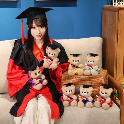 现货厂家直销毕业熊送学生闺蜜好友幼儿园毕业典礼幼儿园毕业熊来