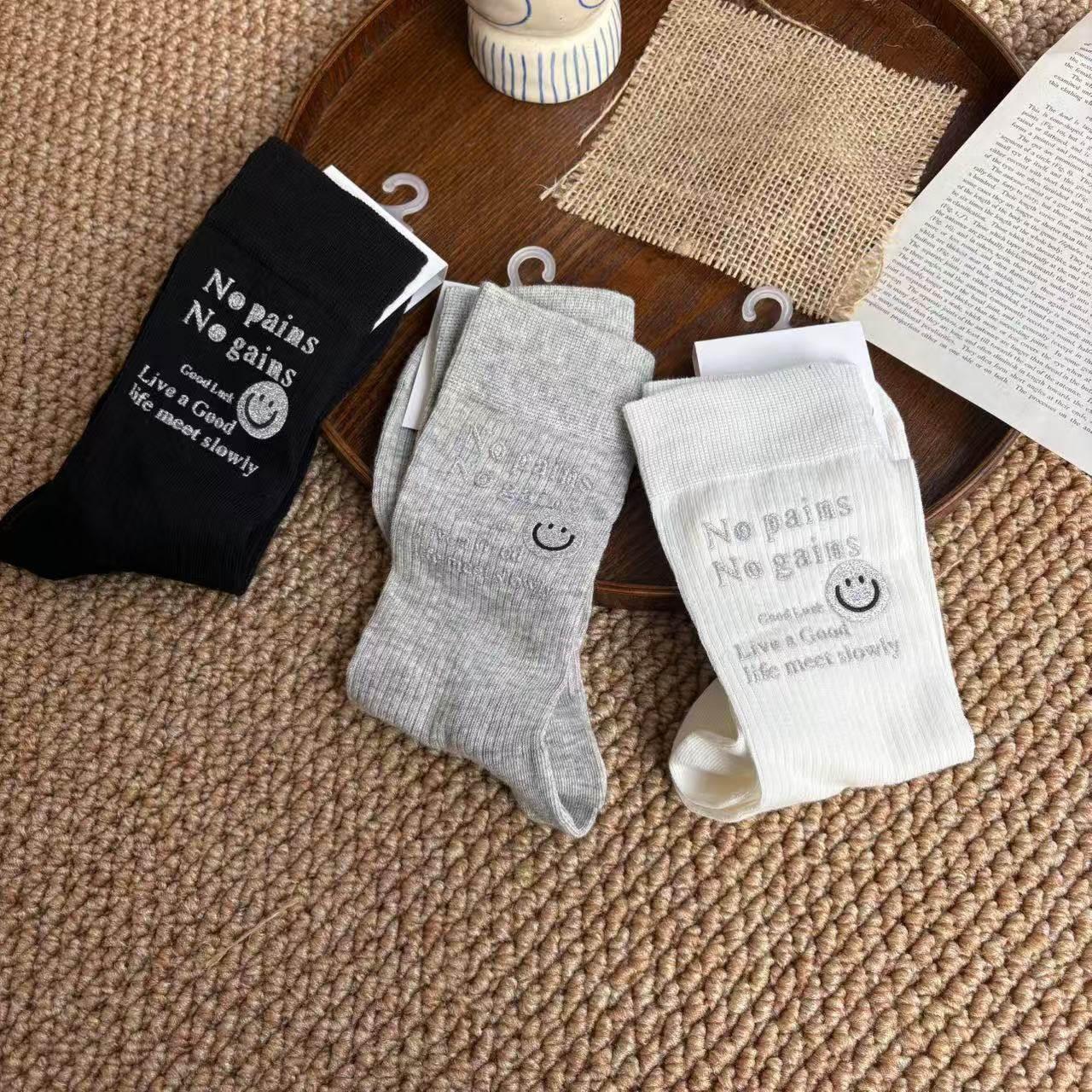 日本品质韩系笑脸字母烫画东大门简约夏季薄款堆堆袜