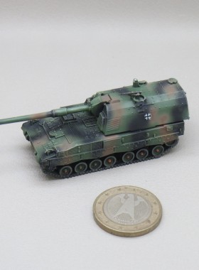 【展示】1/144现代德军  pzh-2000 self propelled artillery