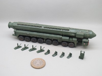 【展示】1/144 现代俄军白杨M RT-2PM2弹道导弹
