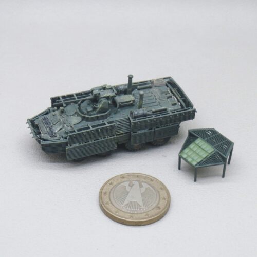 【现货】1/144现代俄军 BTR-82AT Armored Personnel Carrier