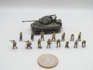 展示 16款 M4A3E8坦克 兵人 144二战美军