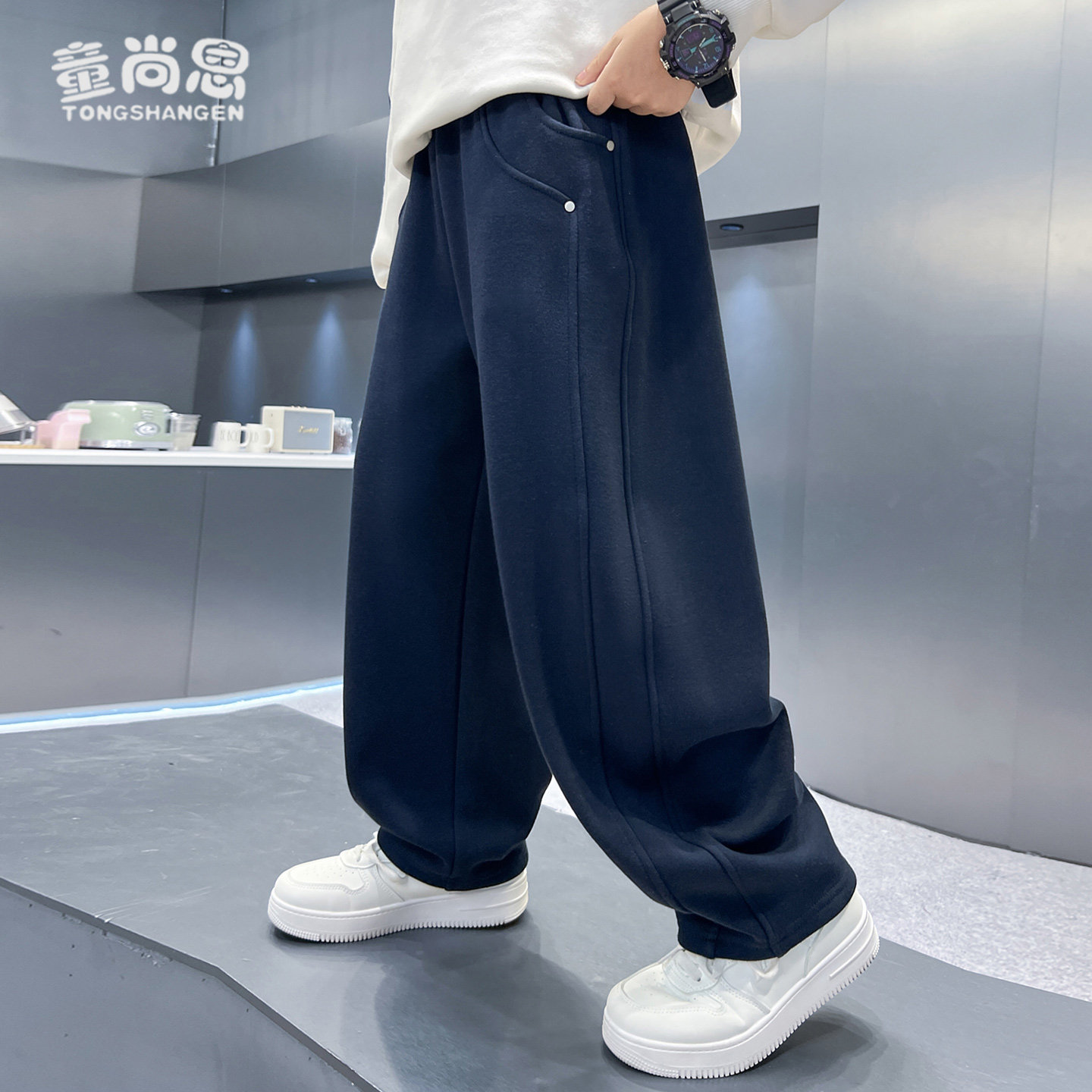 儿童弯刀裤秋冬款宽松