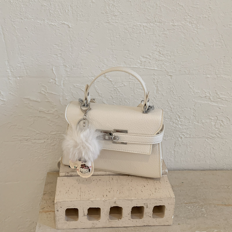 小众设计洋气百搭小方包女2026新款高颜值轻奢复古通勤单肩斜挎包,箱包皮具/热销女包/男包,小方包,淘宝优惠券,粉丝福利购,淘宝优惠卷