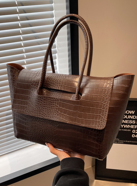 高级感大包包女包2026新款潮韩版大容量手提包秋冬复古通勤托特包