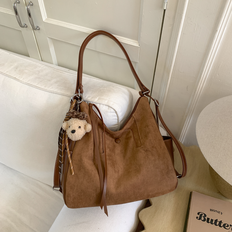 大容量时尚百搭托特包