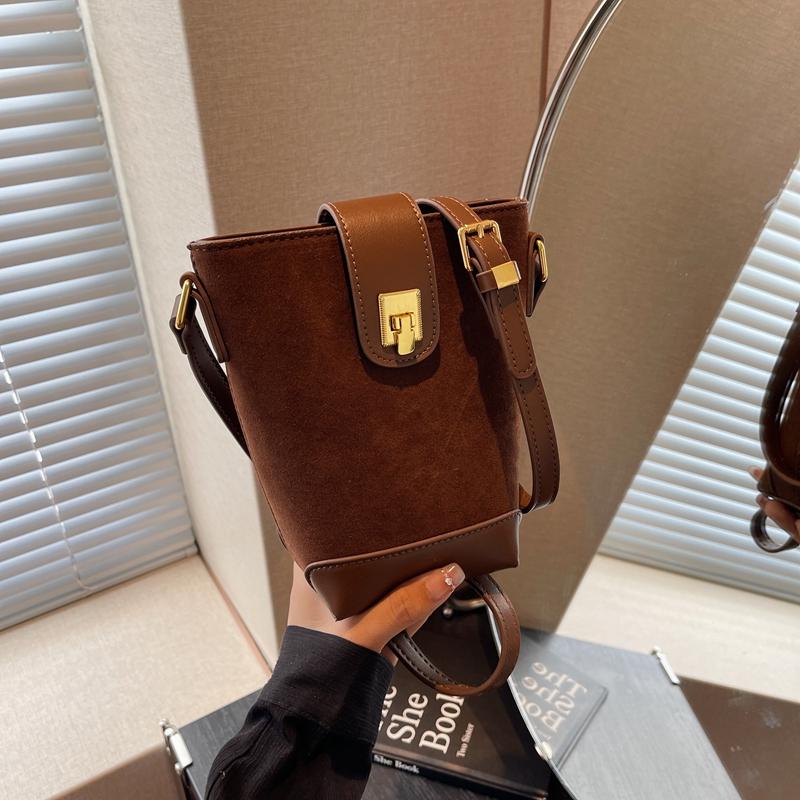 艾莎妮诗手机包2024新款