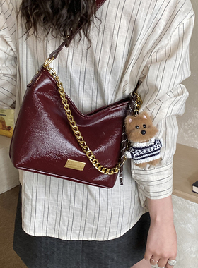高级感包包女2026新款小众时尚链条腋下包超火百搭通勤单肩斜挎包