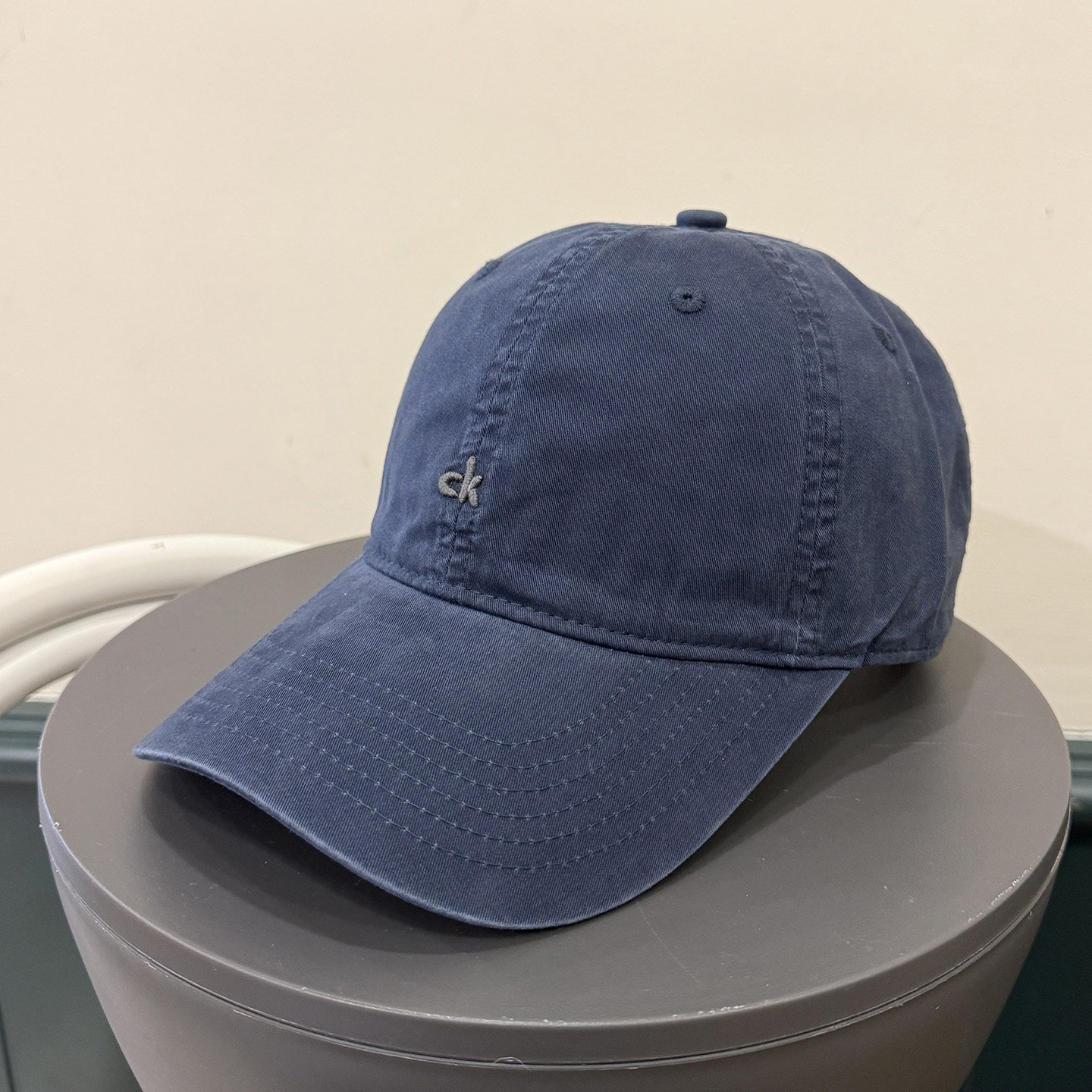 韩版学院风简约刺绣鸭舌帽女软顶薄款百搭显脸小棒球帽男休闲遮阳