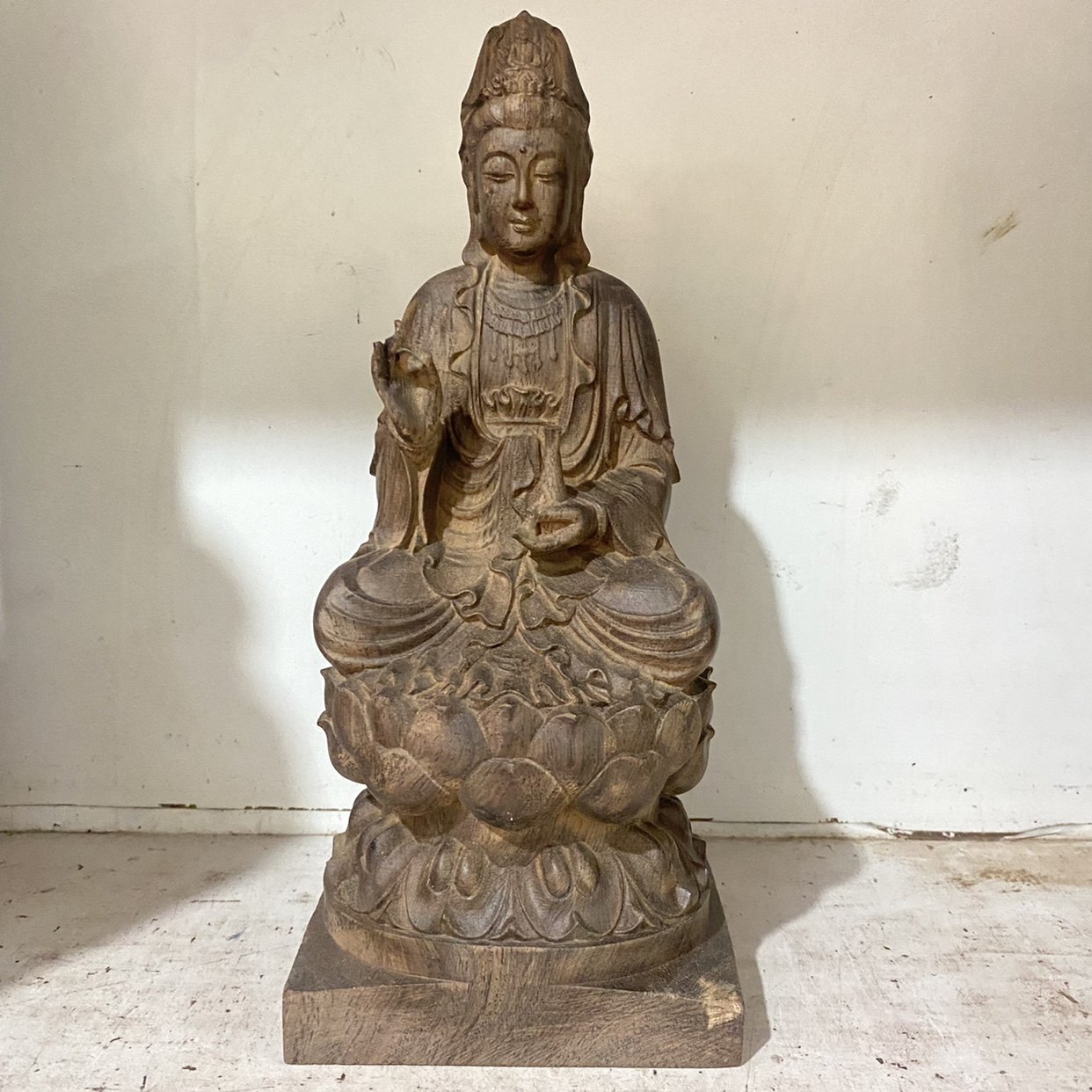 天然沉香原木雕刻坐拿瓶观音摆件净瓶观音家居乔迁桌面工艺品摆设