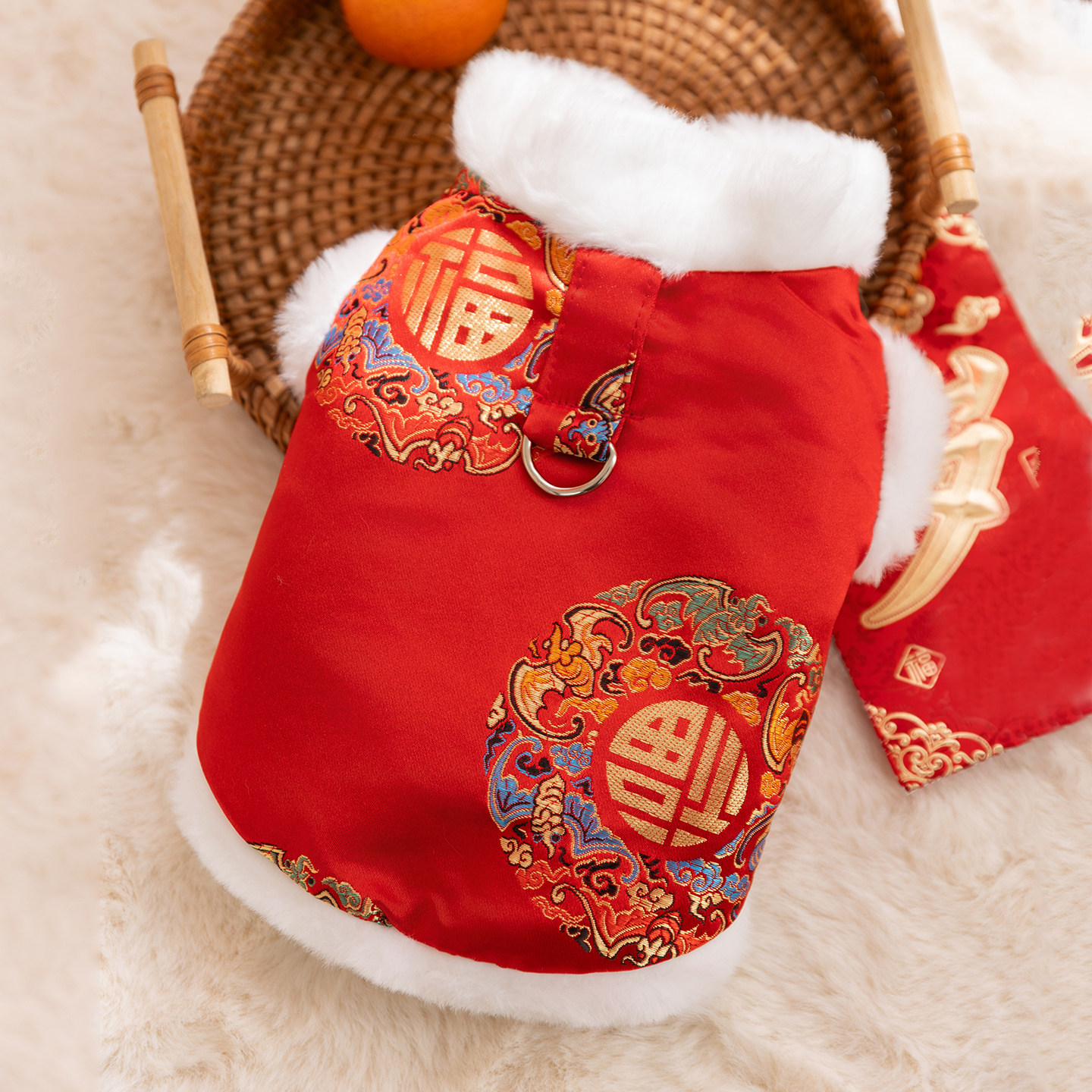 秋冬季狗狗简约五龙团新年马甲中小型犬保暖加厚棉衣过年宠物衣服